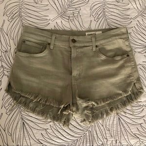 Cute Fringe Olive Green Shorts 🌟 Like New! Sz 32